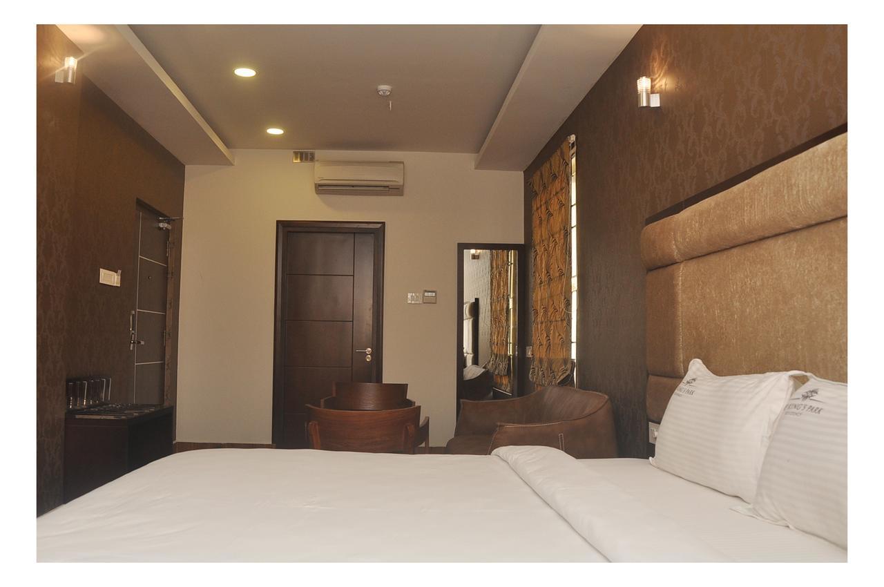 The Kings Park Residency Hotell Chennai Exteriör bild
