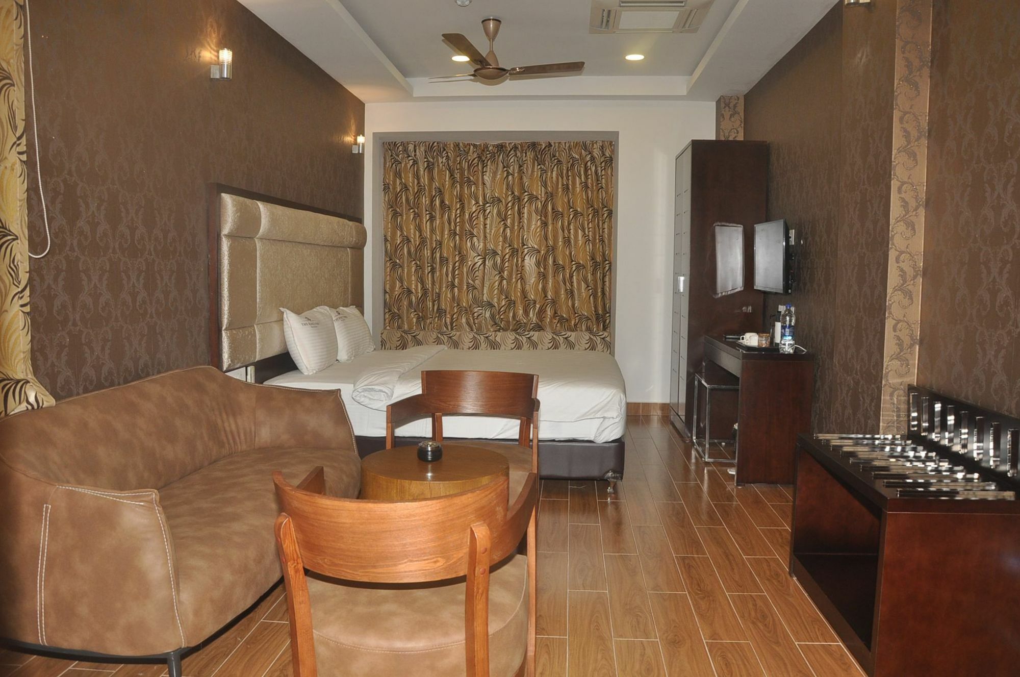 The Kings Park Residency Hotell Chennai Exteriör bild